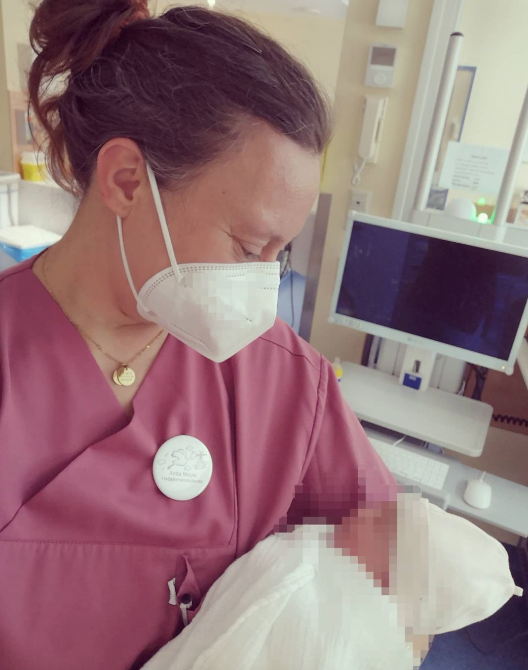 Warum hört man hier so wenig von Mira im Moment? – Über das Hebammenstudium
